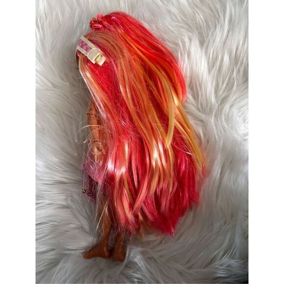 Rainbow High - Pacific Coast Simone Summers Doll RARE - Picture 2 of 4